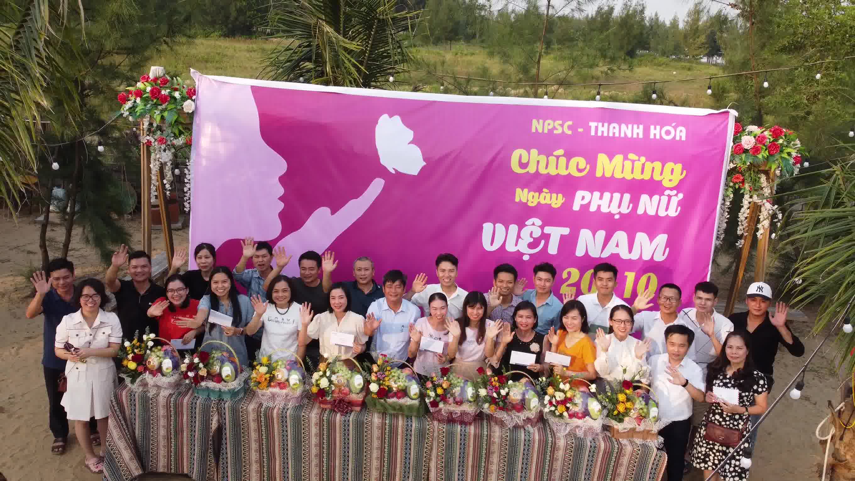 Xí nghiệp Dịch vụ Điện lực Thanh Hóa tổ chức Hội thi cắm hoa chào mừng